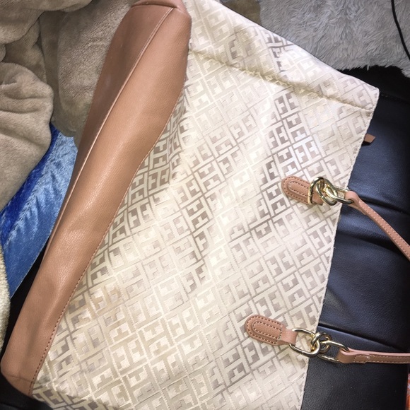 Tommy Hilfiger hand bag - Picture 2 of 2